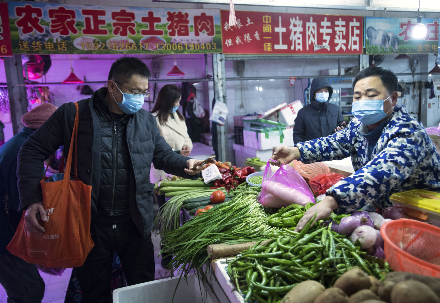 APTOPIX China Outbreak